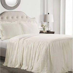 New in Box Lush Decor Ruffle Skirt Bedspread, King, Ivory, 3-Pc Set